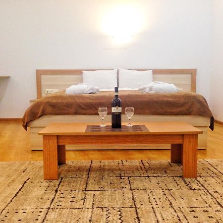 Hotel Marseille Batoemi Buitenkant foto