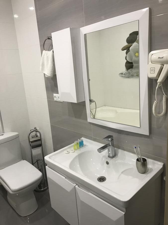 Hotel Marseille Batoemi Buitenkant foto