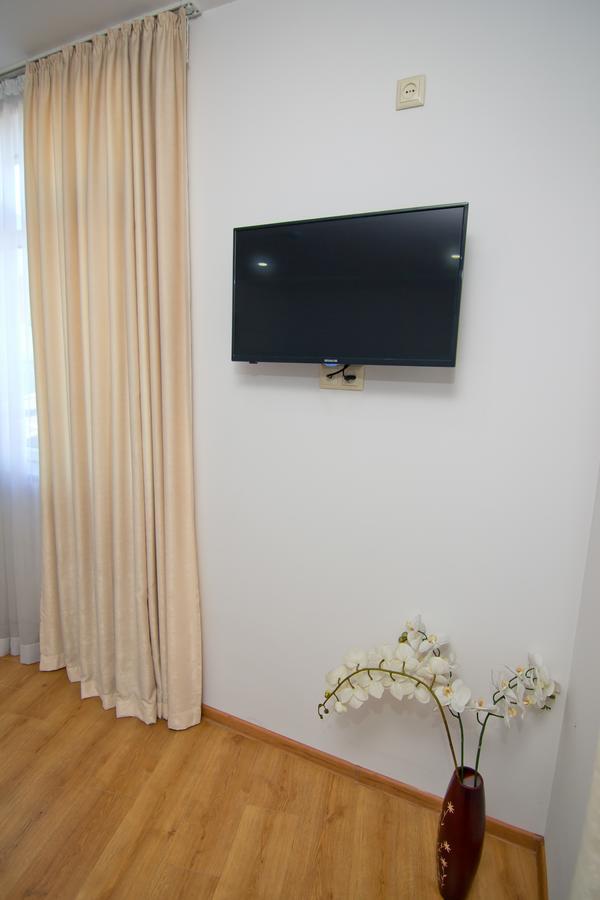 Hotel Marseille Batoemi Buitenkant foto